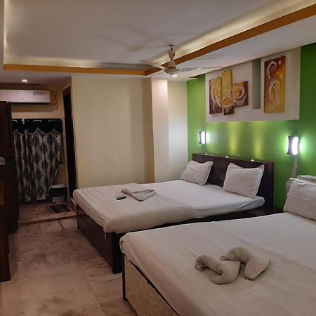 Hotel Platinum Kolkata Bagian luar foto