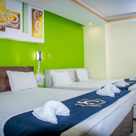 Hotel Platinum Kolkata Bagian luar foto