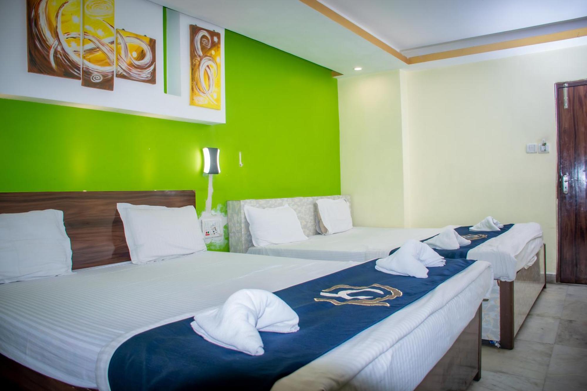 Hotel Platinum Kolkata Bagian luar foto