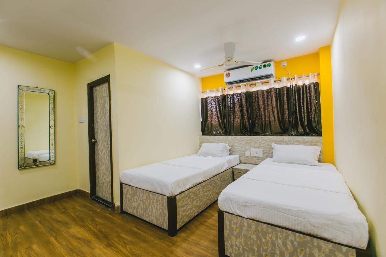 Hotel Platinum Kolkata Bagian luar foto