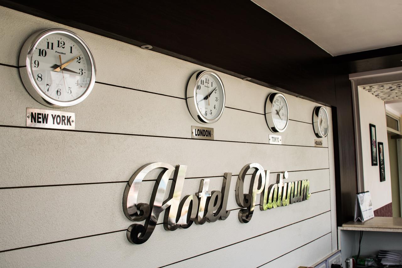 Hotel Platinum Kolkata Bagian luar foto