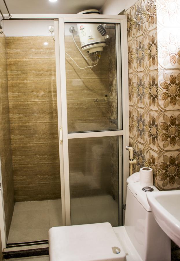 Hotel Platinum Kolkata Bagian luar foto