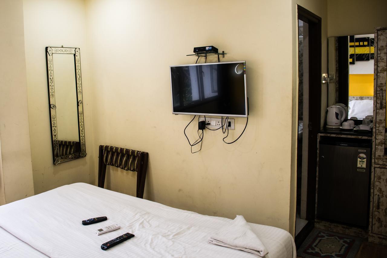 Hotel Platinum Kolkata Bagian luar foto